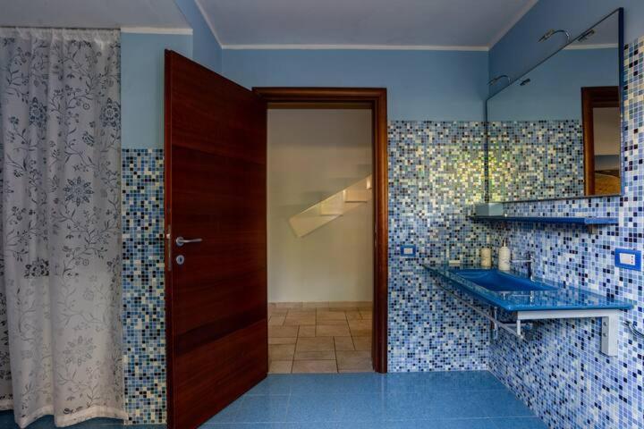 Appartamento Fronte Mare Con Parcheggio Privato Pescara Bagian luar foto